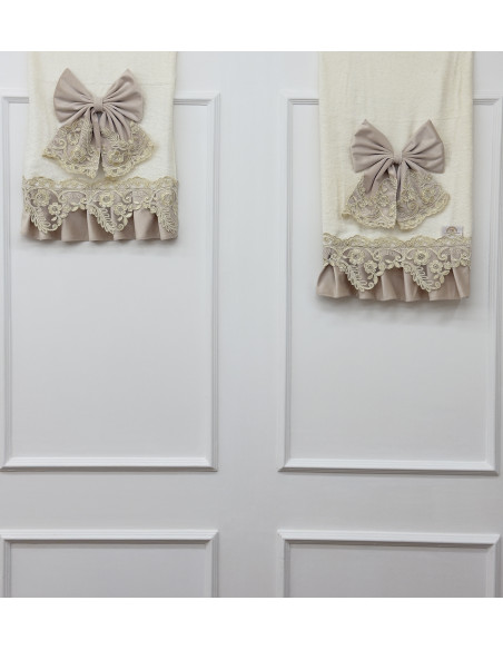 ASCIUGAMANI IN SCATOLA