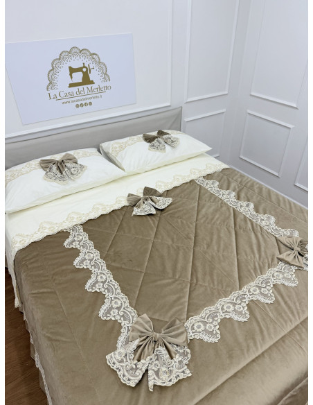 PIUMONE INCANTO REBRODE’ CON LENZUOLA E TRIS CENTRI