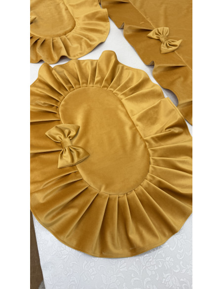 TRIS CENTRI IN VELLUTO ORO VOLA’ E FIOCCHI