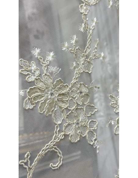TENDA IN TULLE RICAMATO AVORIO CON SWAROVSKI LUCE